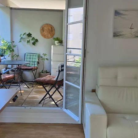 Near Paris & Versailles Premium With Terrace & Balcony In Greenery Le Plessis-Robinson