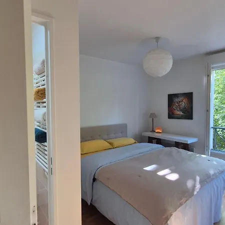 Near Paris & Versailles Premium With Terrace & Balcony In Greenery * Le Plessis-Robinson