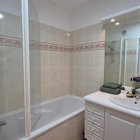 Near Paris & Versailles Premium With Terrace & Balcony In Greenery *