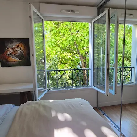 Апартаменты Near Paris & Versailles Premium With Terrace & Balcony In Greenery