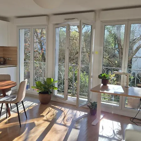 Near Paris & Versailles Premium With Terrace & Balcony In Greenery